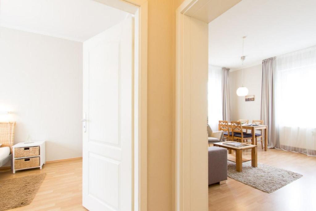 2 Seglerkoje Rostock